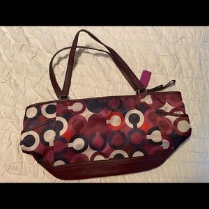 Coach purse. Barely used. PARK OP ART SCARF PRINT CARRIE (COACH F26843)